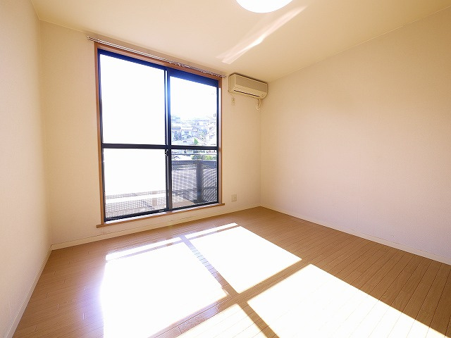 アルトセドロの洋室|使い勝手のいい洋室です