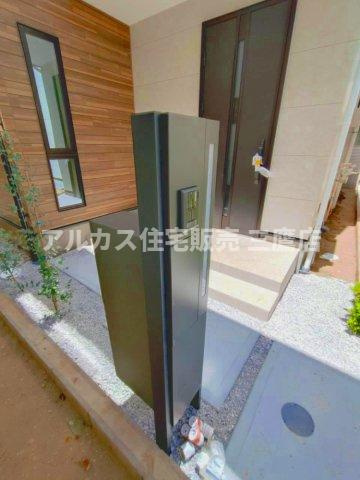 三鷹市井口5丁目 中央線 武蔵境駅 新築戸建のエントランス