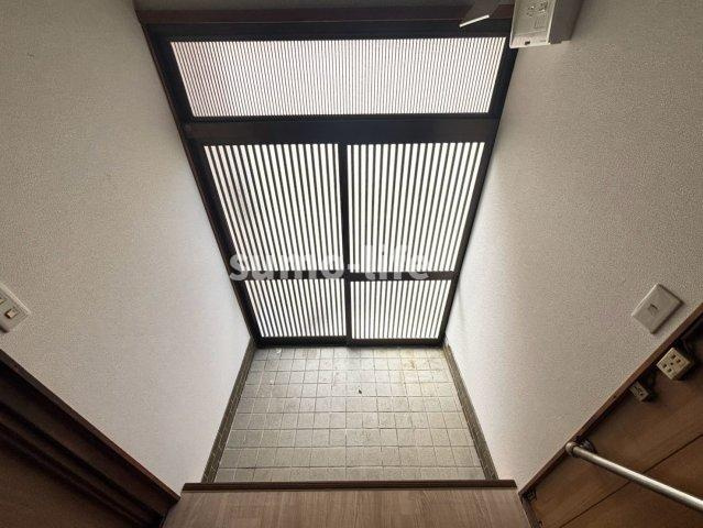 南清水貸家の玄関