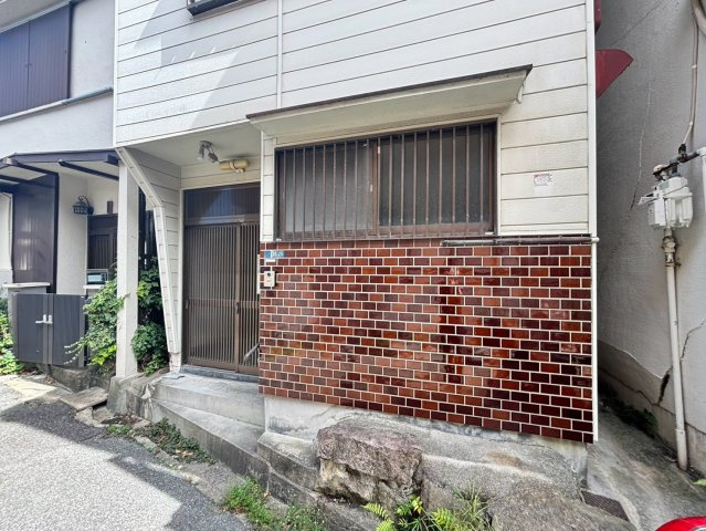 南清水貸家のロビー