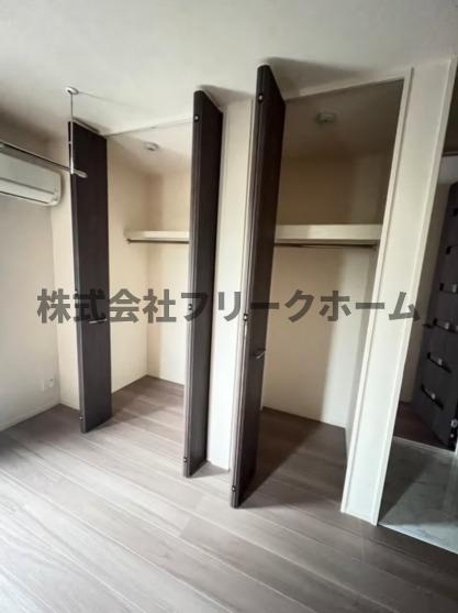 三鷹市新川６丁目の賃貸マンションの収納