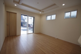 【居間・リビング】 | 【仲介手数料無料！！】立川市栄町4丁目　新築戸建て（全2棟）1号棟　5590万円 | ダウンライト