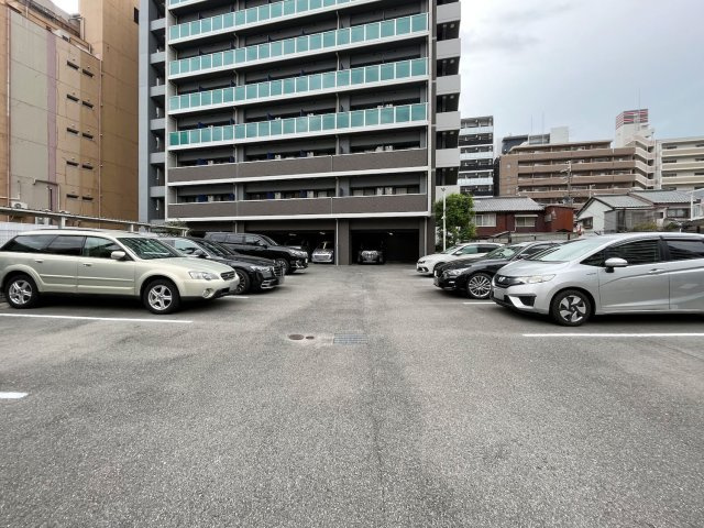 Ｍ－ＲＥＳＩＤＥＮＣＥ新大阪Ｇａｒｄｅｎの駐車場