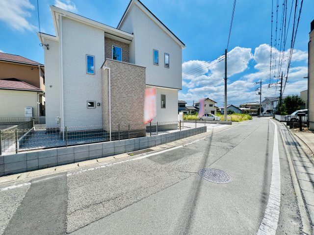 高崎市上中居町の前面道路含む現地写真|車の通りも少なく駐車も楽々♪
