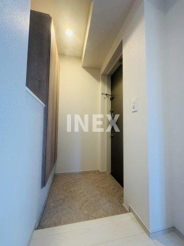 横浜市中区長者町５丁目の賃貸マンションの玄関