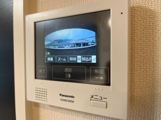 エルヴィータ大山崎の内装|カメラ付インターホン