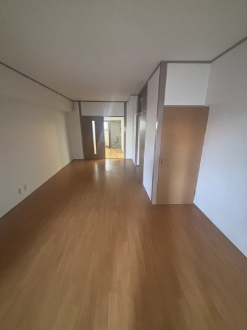 ニュー京阪マンションの居間・リビング