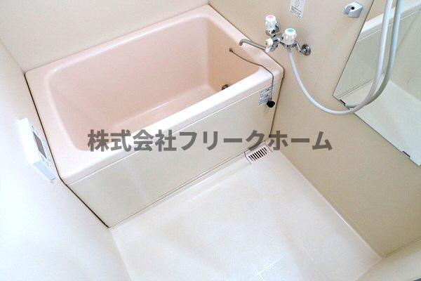 三鷹市新川６丁目の賃貸マンションの浴室