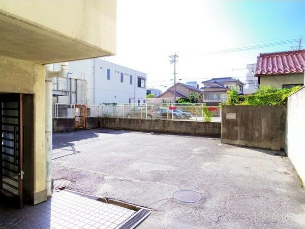 第二近藤ビルの駐車場
