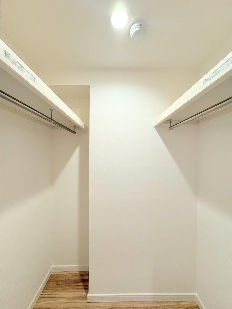 コーラル東戸塚の収納|◆荷物の多い方には嬉しい収納スペースです。季節物やスーツの収納等にピッタリです。