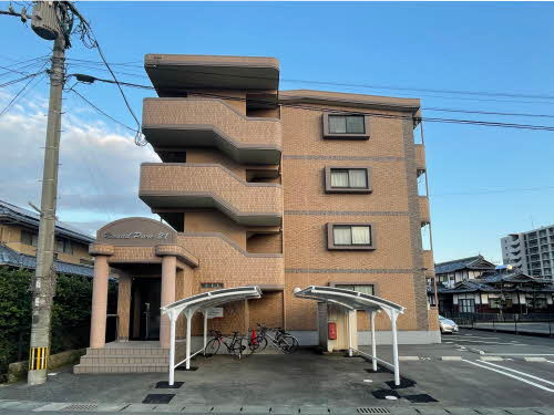 熊本市南区近見３丁目の賃貸マンション