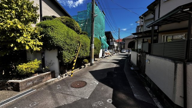 豊中市玉井町３丁目　古家付き土地の前面道路含む現地写真