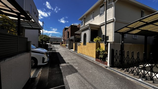 豊中市玉井町３丁目　古家付き土地の前面道路含む現地写真