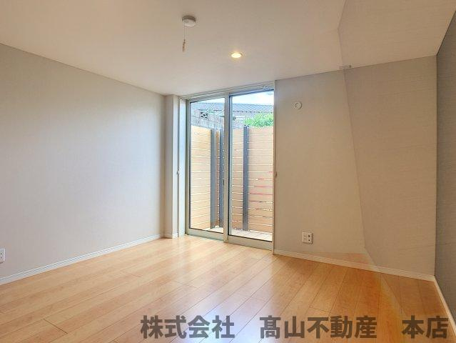 宗像市光岡のアパートの居間・リビング