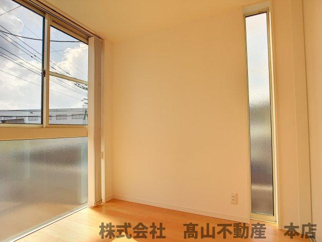 宗像市光岡のアパートの居間・リビング