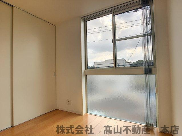 宗像市光岡のアパートの居間・リビング