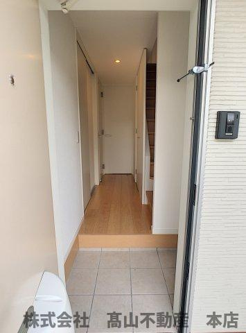 宗像市光岡のアパートの玄関