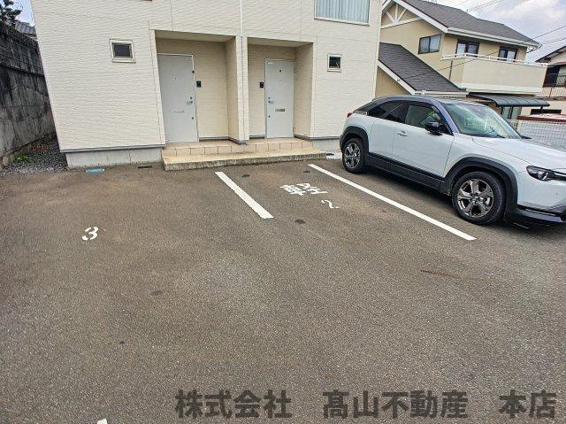 宗像市光岡のアパートの駐車場