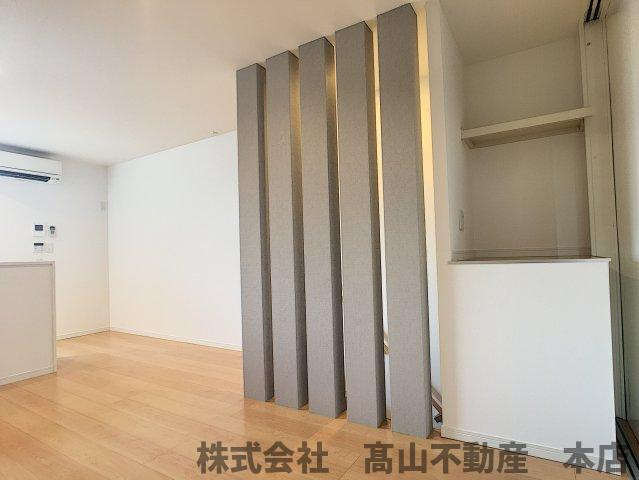 宗像市光岡のアパートの居間・リビング