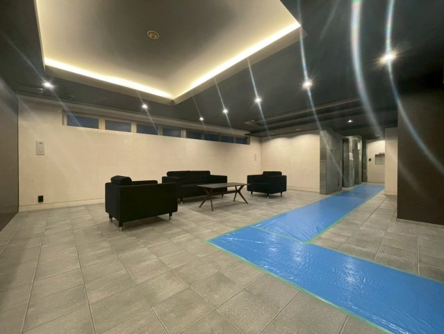 レジデンス本町靭公園のロビー