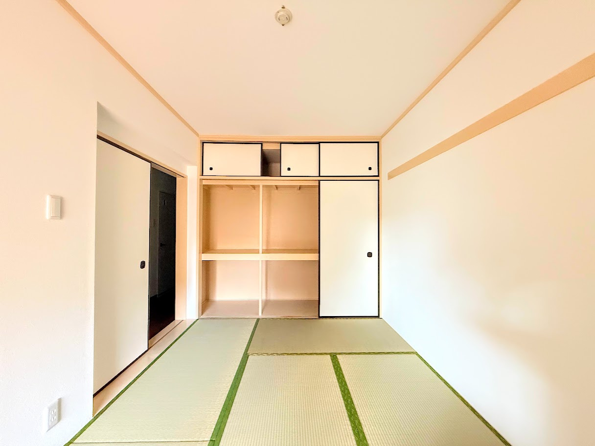 ライオンズマンション戸塚町の和室|◆気持ちの良い風が室内へ入り込む居室。家具を配置しても広々ご利用いただけます！！