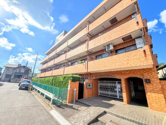 ライオンズマンション戸塚町の外観|◆リフォーム済みでのお引渡しなので、即ご入居可能です。家具の配置や色など決めやすくスムーズにお引越しできます。