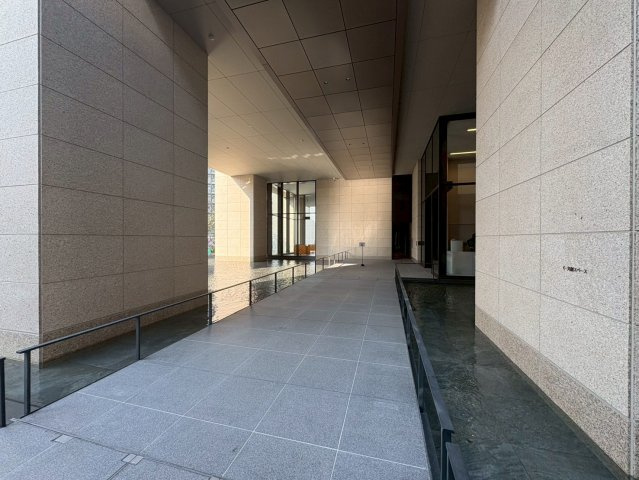 グラングリーン大阪THE NORTH RESIDENCE　扇町小学校のエントランス|エントランス