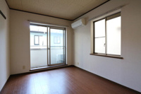 洋室６帖　角部屋２面採光