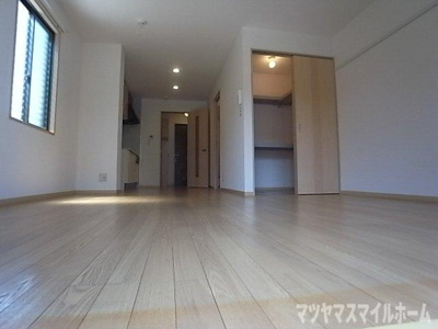 【洋室】 | シャーメゾン岡山B棟