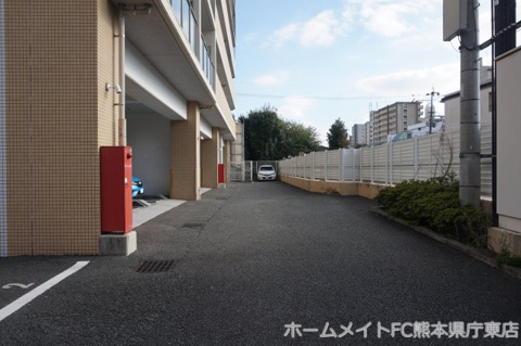 ＱＲＥＳＴ熊大病院前の駐車場