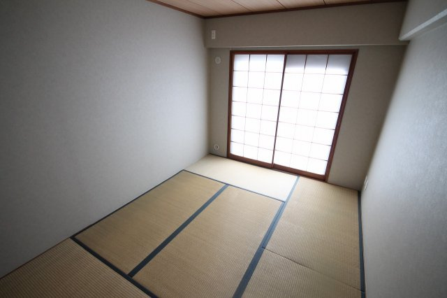 ライオンズマンション取手1004号室の和室