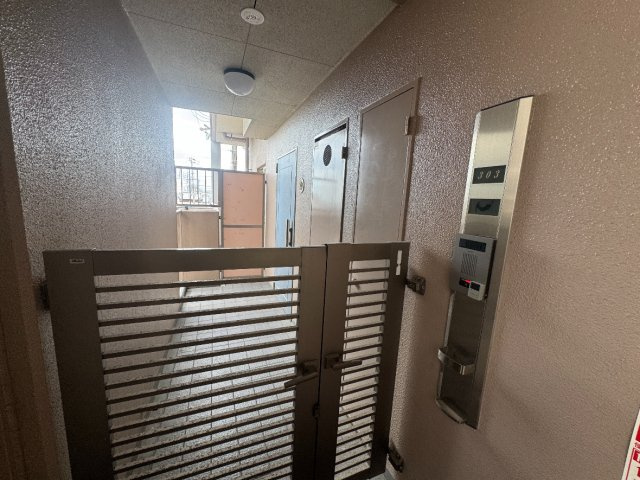 クレール諏訪ノ森マリーニアの玄関