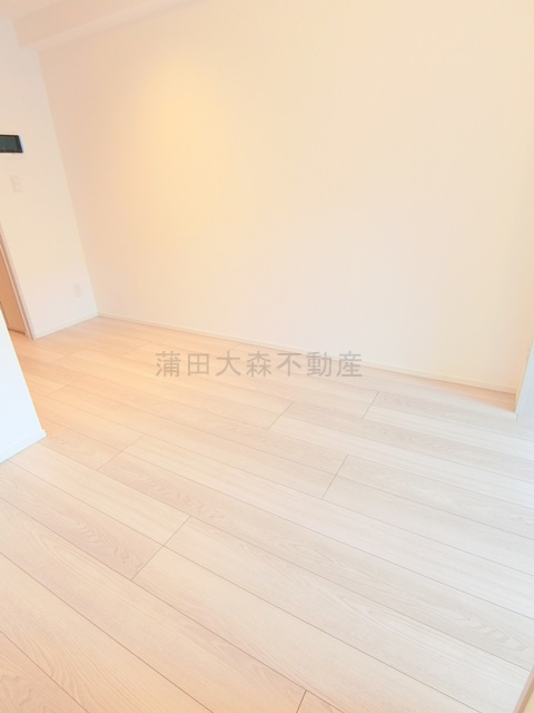 シーズンフラッツ大森西の居間・リビング|洋室5.3帖