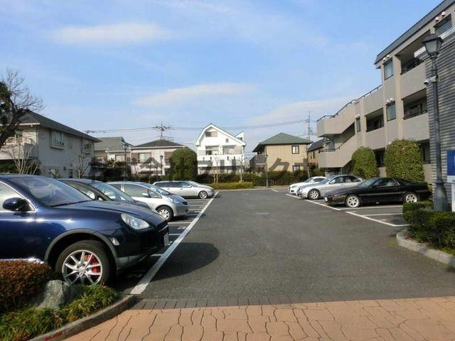 武蔵野市吉祥寺東町１丁目の賃貸マンションの駐車場