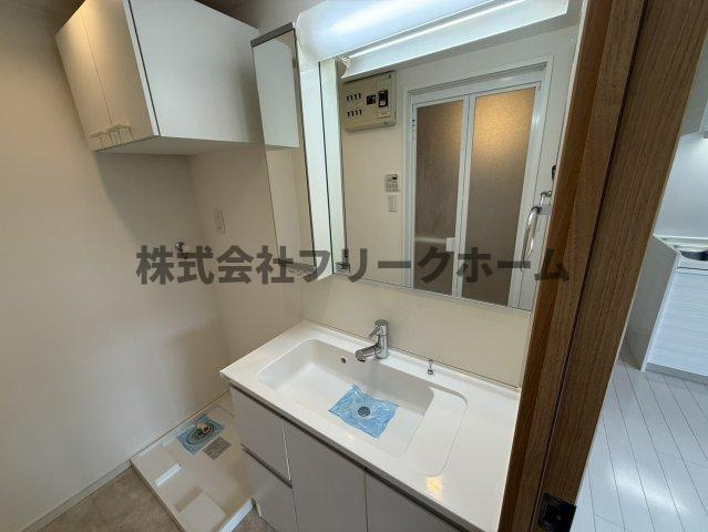 武蔵野市吉祥寺東町１丁目の賃貸マンションの洗面所