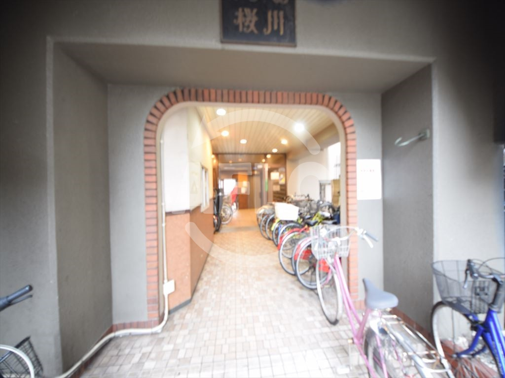 カーサベラ桜川のエントランス
