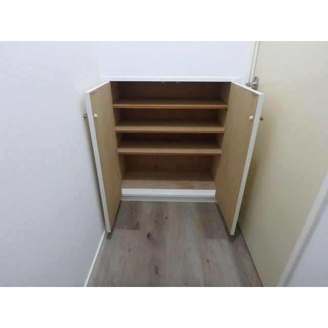 ヒカリハイツの玄関