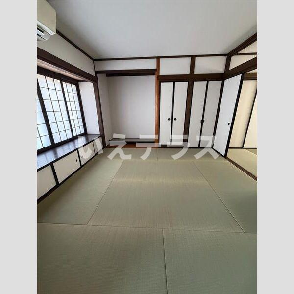 日の出ビルの寝室