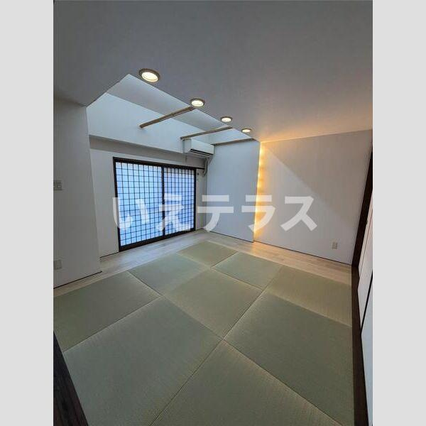 日の出ビルの和室
