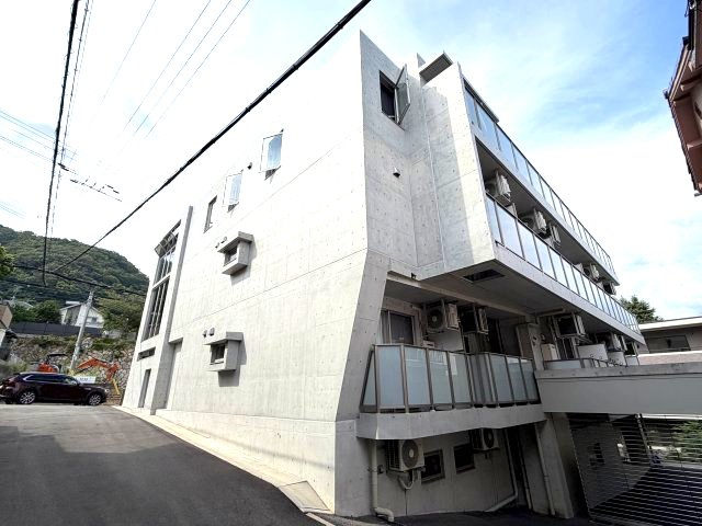 エカルラート青谷の外観