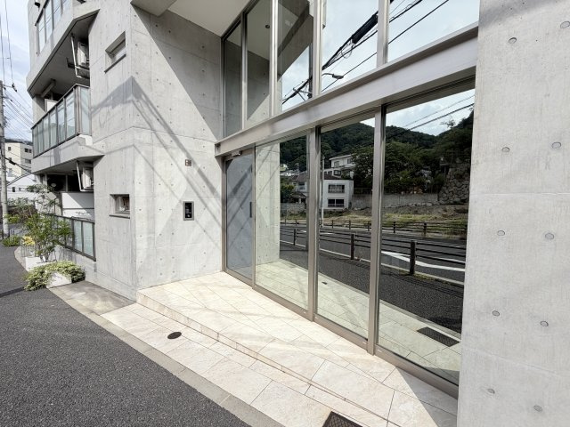 エカルラート青谷のエントランス