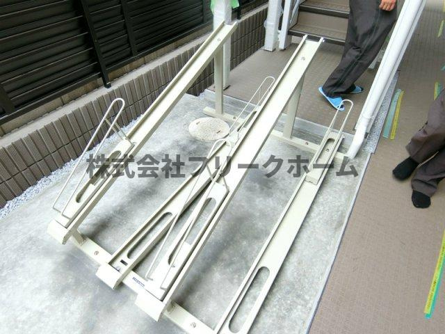 三鷹市上連雀６丁目の賃貸マンションのエントランス