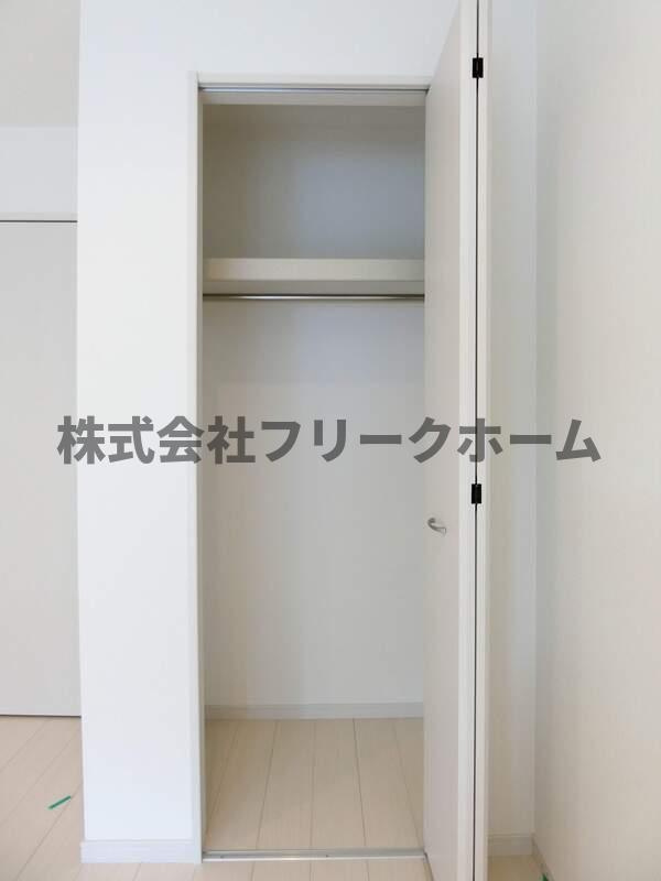 三鷹市上連雀６丁目の賃貸マンションの収納