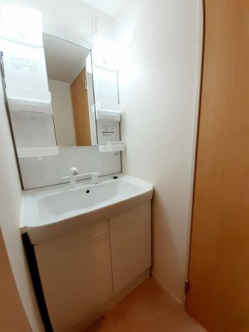 メゾン　ド　カルムⅢの洗面所|使いやすい洗面所です