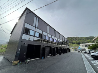 【外観】 | HAKONE YUMOTO BASE | ☆築浅☆ペットと暮らせるガレージハウス
