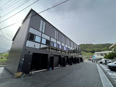 【外観】 | HAKONE YUMOTO BASE | ☆築浅☆ペットと暮らせるガレージハウス