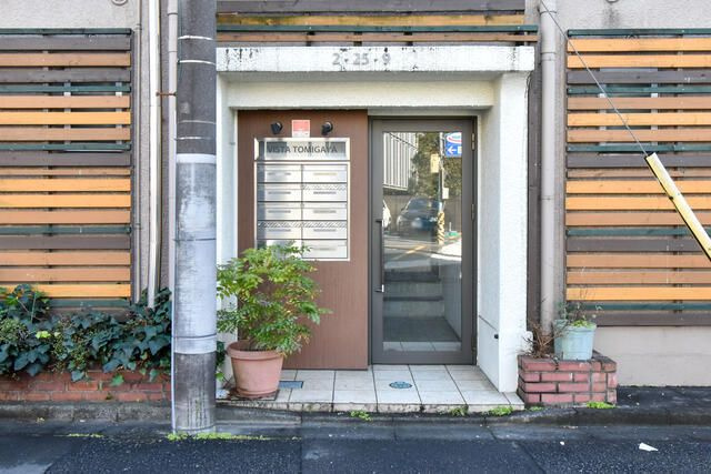 ＶＩＳＴＡ富ヶ谷のエントランス