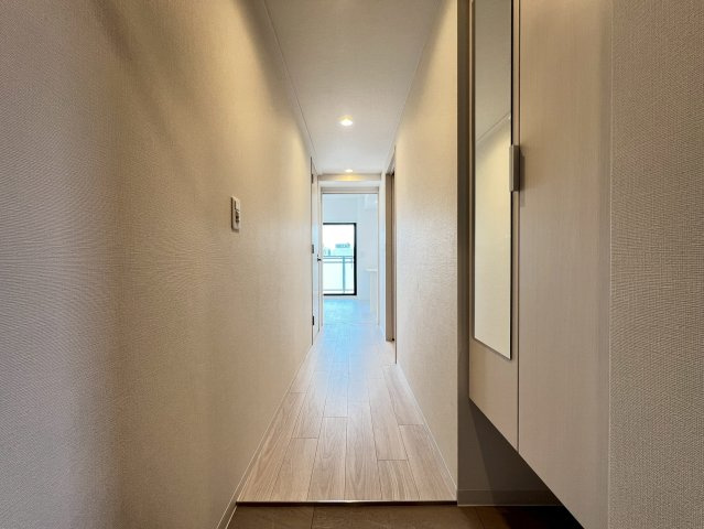 コンフォリア・リヴ東梅田の玄関