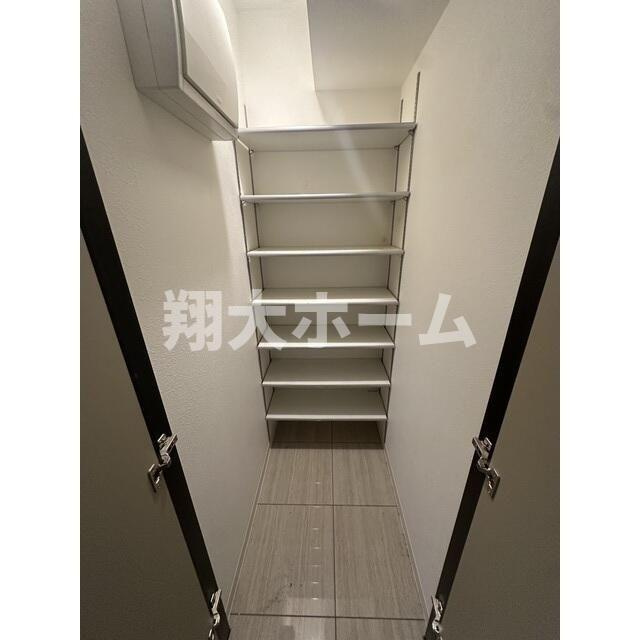ベルティーセ新宿の玄関