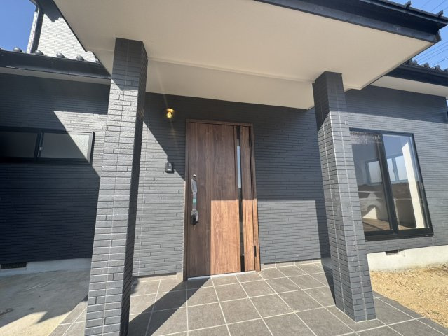 大字小野田中古一戸建て①の玄関